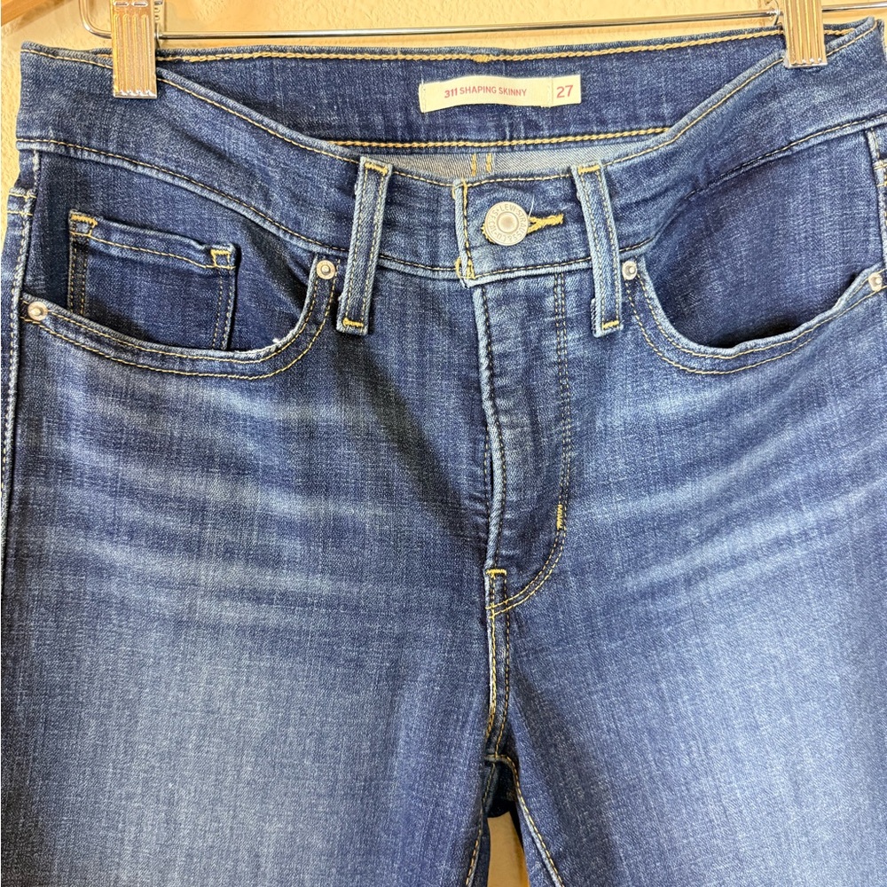Levi's Women's Deep Blue Skinny Jeans size 27 like new - Picture 2 of 9